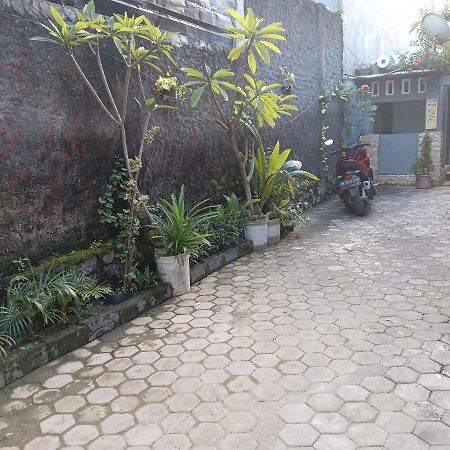Ayu Homestay Kuta  외부 사진